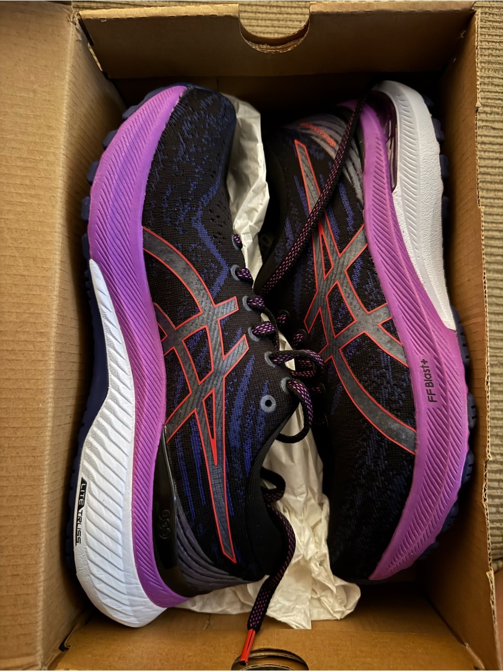 New ASICS Women’s Gel-Kayano 29